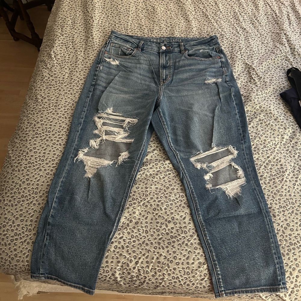 American Eagle Outfitters Light Blue Distressed Stretch Jeans- SHORT LENGTH